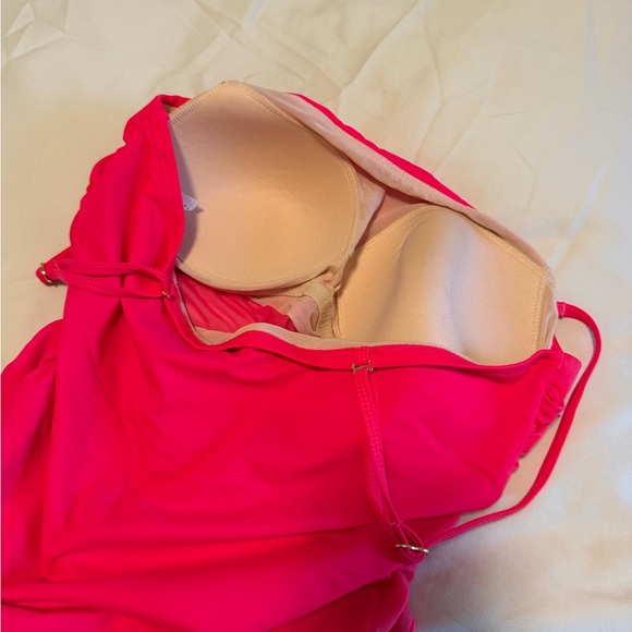 Swimsuit - Picture 3 of 5